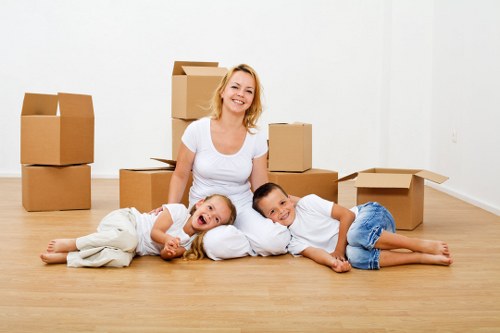 Chelsfield local mobile self storage service for homes and businesses